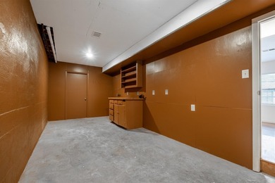 Welcome to this beautifully updated 5-bedroom, 3-bath - photo 42