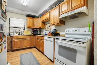 Welcome to a charming Fort Pierce retreat offering the perfect - photo 6