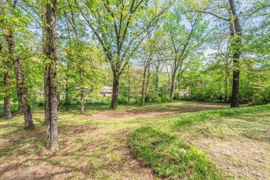 Welcome to this beautifully updated 5-bedroom, 3-bath - photo 48
