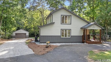 Lake Home For Sale in Bracey, Virginia