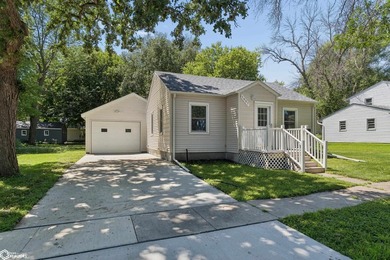 Beautifully remodeled and move-in ready, this charming home - photo 2