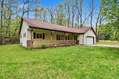 Beautiful stick built home in a wonderful neighborhood on a - photo 4