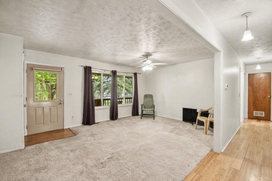 Beautiful stick built home in a wonderful neighborhood on a - photo 5