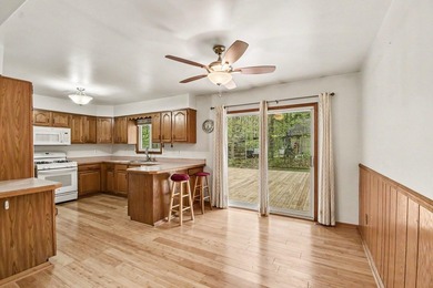 Beautiful stick built home in a wonderful neighborhood on a - photo 9