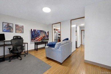Discover this exceptional two-family residence in Castle Hill - photo 13