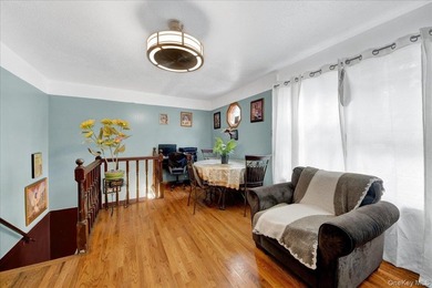 Discover this exceptional two-family residence in Castle Hill - photo 15