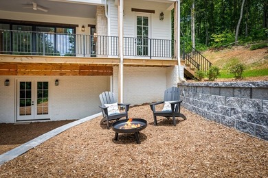 Welcome to luxury lakefront living at it's finest in the - photo 18