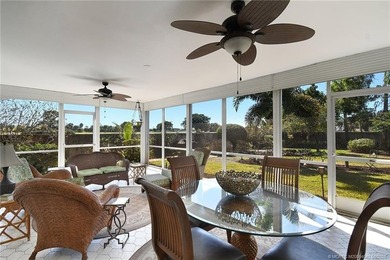 Beautiful updated CBS 2 Bedroom, 2 Bathroom 1671 Sq Ft, Golf - photo 18
