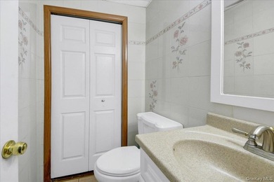 Discover this exceptional two-family residence in Castle Hill - photo 23