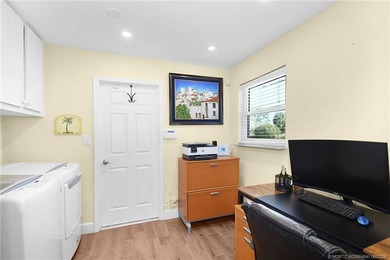 Beautiful updated CBS 2 Bedroom, 2 Bathroom 1671 Sq Ft, Golf - photo 24
