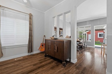 Beautifully updated and maintained Craftsman house in the heart - photo 25
