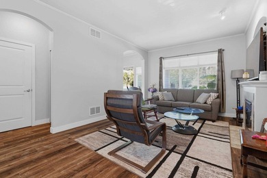 Beautifully updated and maintained Craftsman house in the heart - photo 27