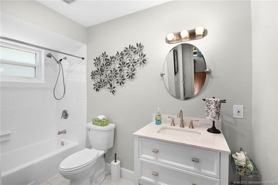 Beautiful updated CBS 2 Bedroom, 2 Bathroom 1671 Sq Ft, Golf - photo 28