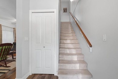 Beautifully updated and maintained Craftsman house in the heart - photo 32