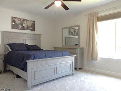 A MUST SEE BEAUTIFULLY RENOVATED 1 BEDROOM, 1 FULL BATH UNIT - photo 8