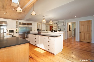The Ultimate Entertainer's Estate! If your life centers around - photo 11