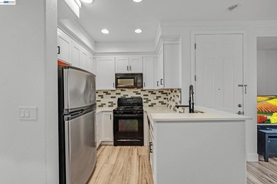 Freshly Reintroduced! Modern Comfort in Durant Square - Updated - photo 10