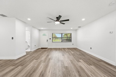 Fully remodeled and move-in ready! This 2-bedroom, 2-bathroom - photo 6