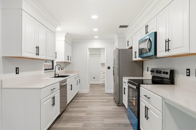 Fully remodeled and move-in ready! This 2-bedroom, 2-bathroom - photo 8