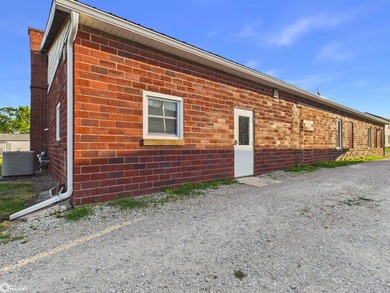Excellent opportunity to own a versatile commercial property - photo 5
