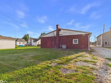 Excellent opportunity to own a versatile commercial property - photo 6