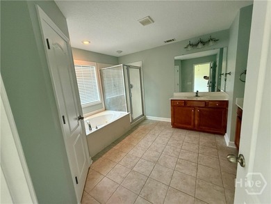 Welcome to this spacious and well-appointed 4 bedroom, 3 - photo 13