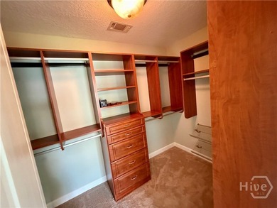 Welcome to this spacious and well-appointed 4 bedroom, 3 - photo 14