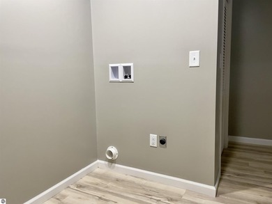 Wow! Great opportunity to own in East Jordan! This spacious two - photo 36