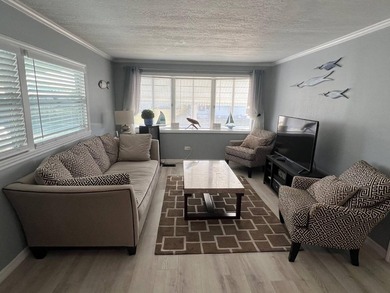TERRIFIC LOWER PRICE! Experience relaxed Florida living at Four - photo 8