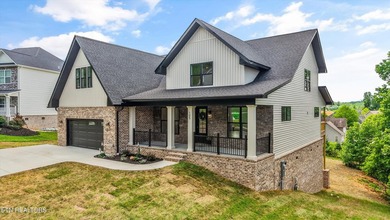 Brand new construction in the sought-after Rarity Ridge - photo 2