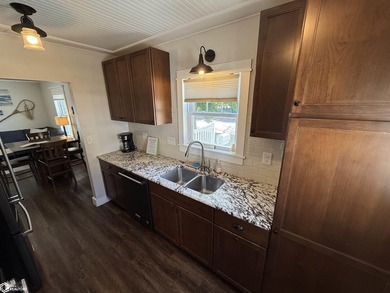 Completely renovated down to the studs, this beautiful turnkey - photo 4
