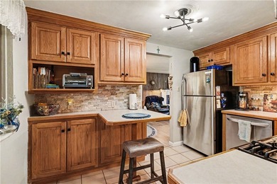 Beautifully maintained 3-bedroom, 3-bath home MUCH LARGER THAN - photo 11