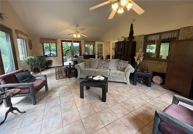 Beautifully maintained 3-bedroom, 3-bath home MUCH LARGER THAN - photo 15