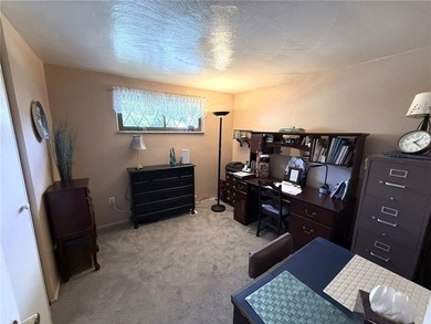Beautifully maintained 3-bedroom, 3-bath home MUCH LARGER THAN - photo 17