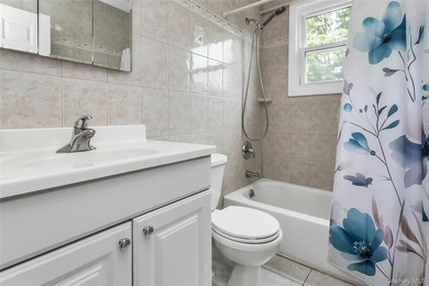 Welcome to a spacious and well-maintained Center Hall Colonial - photo 23