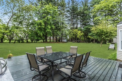 Welcome to a spacious and well-maintained Center Hall Colonial - photo 24