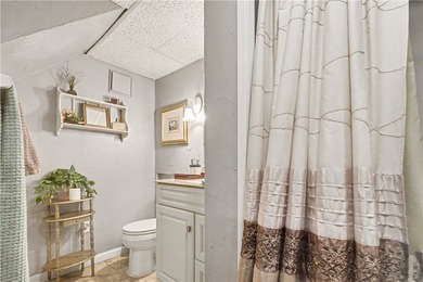 Beautifully maintained 3-bedroom, 3-bath home MUCH LARGER THAN - photo 32