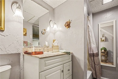 Beautifully maintained 3-bedroom, 3-bath home MUCH LARGER THAN - photo 33