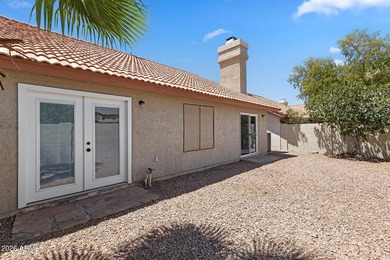 REMODELED, MOVE-IN READY, AND LOCATED IN A LAKE COMMUNITY! This - photo 4