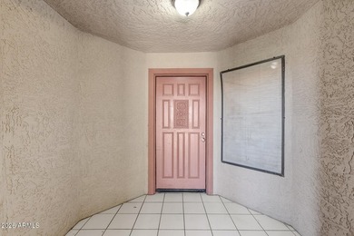 REMODELED, MOVE-IN READY, AND LOCATED IN A LAKE COMMUNITY! This - photo 9