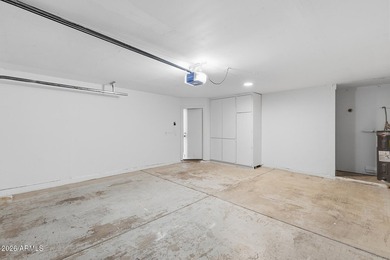 REMODELED, MOVE-IN READY, AND LOCATED IN A LAKE COMMUNITY! This - photo 10