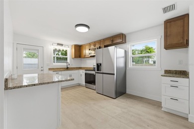 Charming and well-located South Tampa home offering exceptional - photo 12