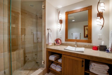 CONVENIENT DOWNTOWN KETCHUM PENTHOUSE! Rare corner unit