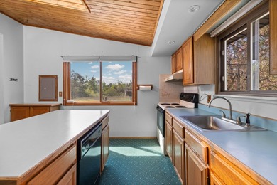 Plenty of potential with this spacious 3 bed 2 bath home on 10 - photo 10