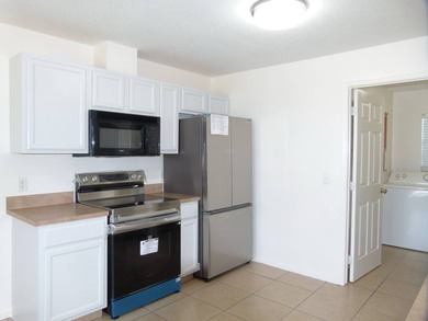 Charming CBS Home in King's Bay. Nestled in a vibrant and active - photo 8