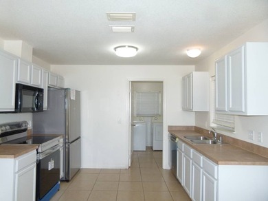 Charming CBS Home in King's Bay. Nestled in a vibrant and active - photo 10