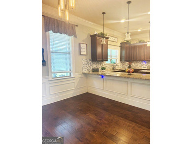 Experience comfort and quality in this beautifully constructed - photo 13