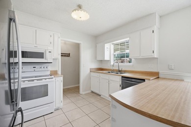 LOCATION - LOCATION - LOCATION! Close to both Military Bases and - photo 15