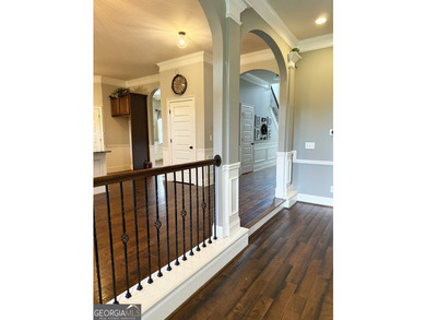 Experience comfort and quality in this beautifully constructed - photo 15