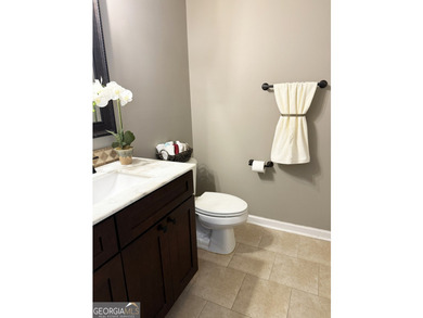Experience comfort and quality in this beautifully constructed - photo 22
